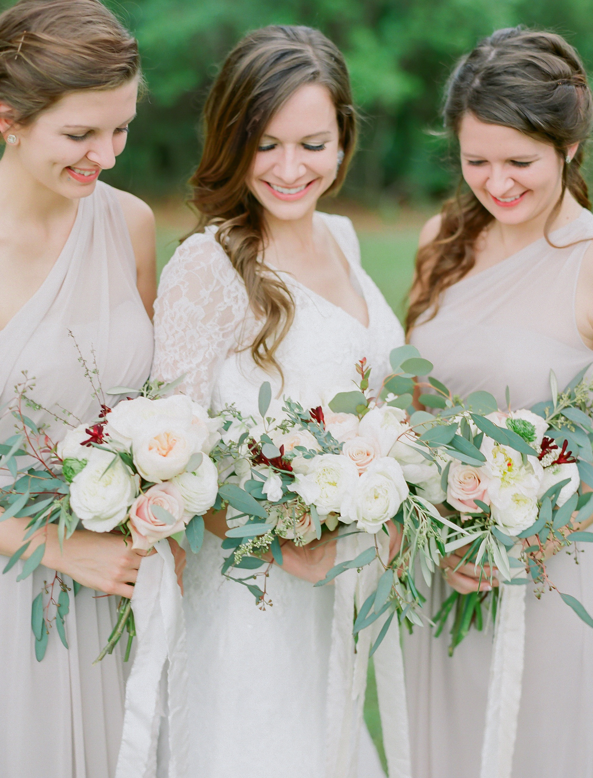 Neutral Romantic Wedding Bouquet | Fine Art Crestview Florida Wedding | Jennifer Blair Photography 
